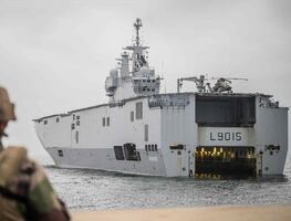 Estados Unidos desplaza barcos de guerra cerca de Israel ante amenaza de Irán