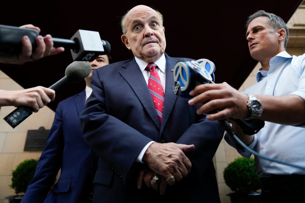 Rudy Giuliani Se Entregará a las Autoridades: Acusado de Intentar Alterar el Resultado Electoral en Georgia". (AP Photo/Seth Wenig)