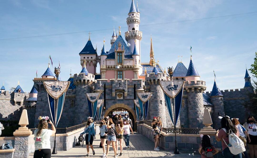 La feria de trabajo en Disneyland se realizará el próximo 14 de junio en California. Foto: AP