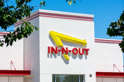¡Una locura! In-N-Out abre su primera sucursal en Idaho y la fila es de hasta 8 horas