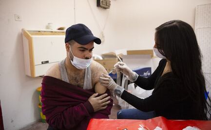 Canadá aprueba mezclar dosis de AstraZeneca y Pfizer