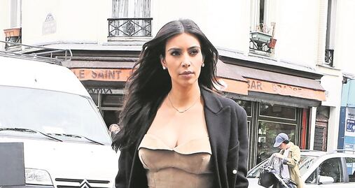 Kim Kardashian presume su figura con catsuit 'animal print'