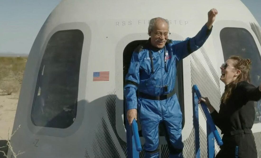 Blue Origin, de Jeff Bezos, lleva pasajeros al espacio después de casi dos años. Foto: AFP