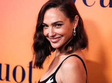 Gal Gadot conquista con mini bikini de impacto en playa paradisíaca