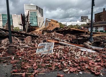 Ida deja daño "catastrófico" en Louisiana y autoridades esperan aumento de muertos