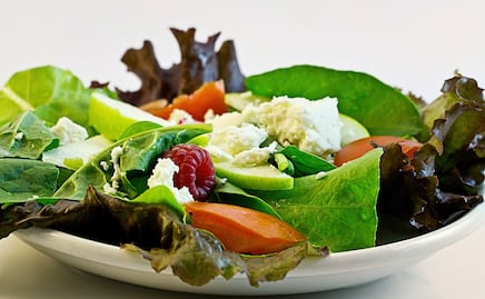 Alertan por ensalada fresca contaminada con listeria en Estados Unidos