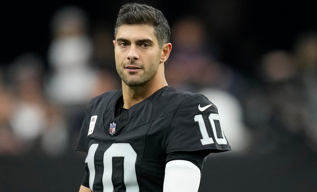 Tras darle contrato por $72 millones de dólares, los Riders recortan a Jimmy Garoppolo. Foto: AP