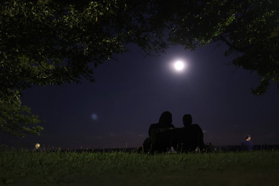 Superluna Azul (Photo by MOHAMMED ABED / AFP)