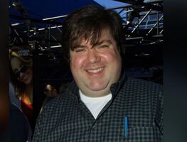 Ex actores de Nickelodeon acusan a Dan Schneider por “relaciones abusivas” en nuevo documental