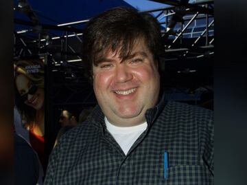 Estrella de ‘Zoey 101’ afirma que Dan Schneider pagó por fotos de los pies de los actores