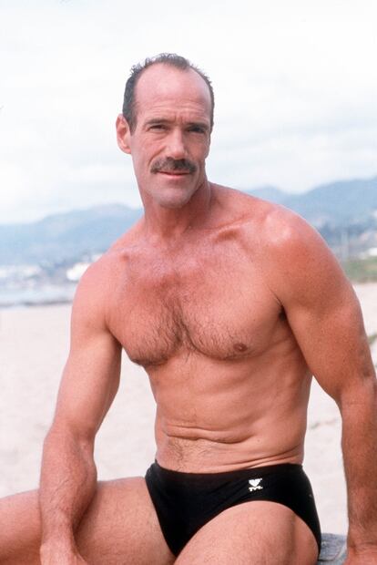 Fallece el actor Michael Newman, protagonista de la popular serie Baywatch. Foto: The Grosby Group