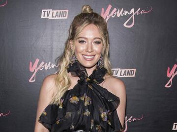 Hilary Duff conquista con diminuto bikini de cebra en las playas de México
