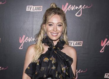 Hilary Duff conquista con diminuto bikini de cebra en las playas de México