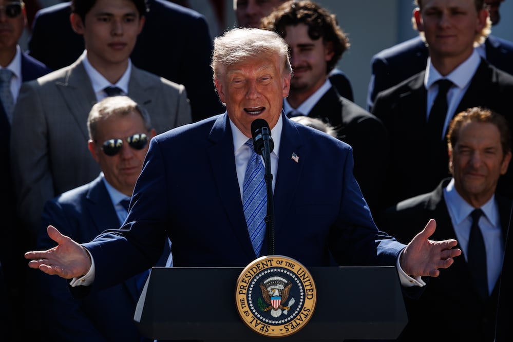 Trump anuncia nuevos aranceles y México vuelve al centro de la guerra comercial con EU. Foto: EFE/EPA/SAMUEL CORUM / POOL