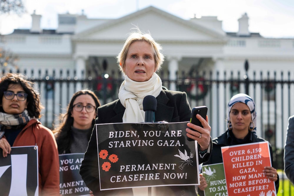 Cynthia Nixon, de "Sexo en Nueva York", en huelga de hambre por el alto el fuego en Gaza. (Photo by Jim WATSON / AFP)