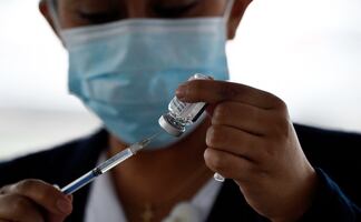 ¿Cómo registrarse para recibir la vacuna contra Covid-19 en la frontera?