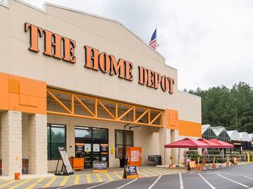 Perro muerde en el rostro a mujer en Home Depot de Estados Unidos