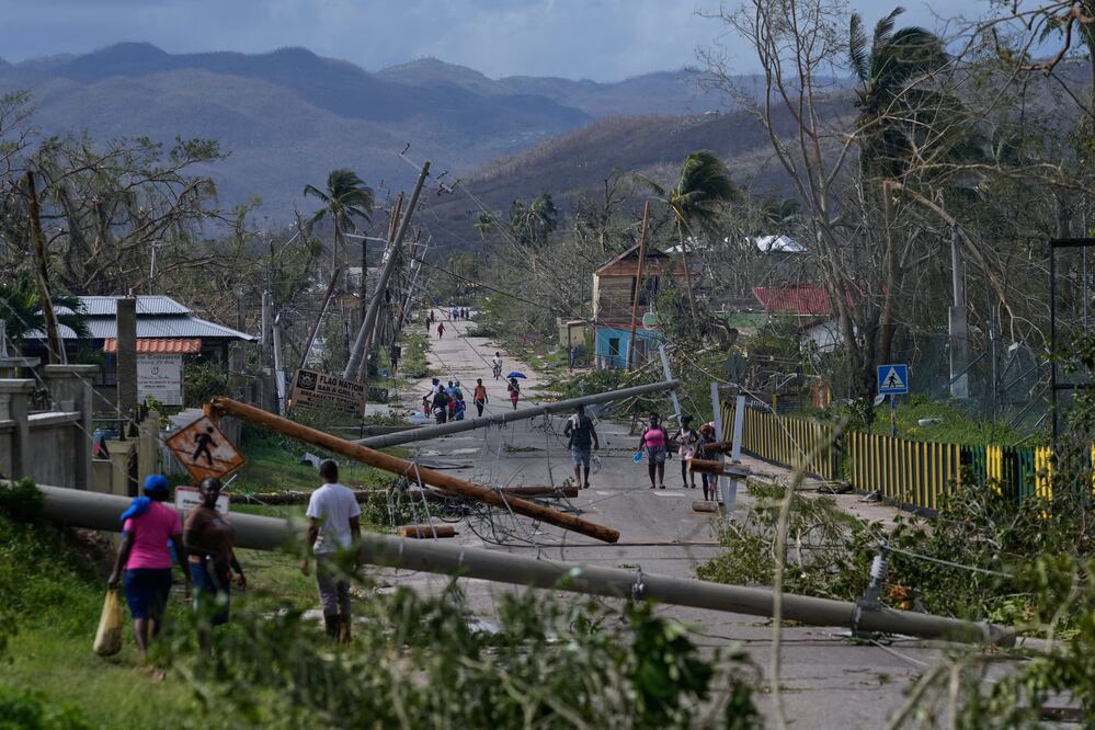 Huracán Melissa deja una estela de destrucción en Cuba y Jamaica: ahora amenaza a las Bahamas. Foto: AP