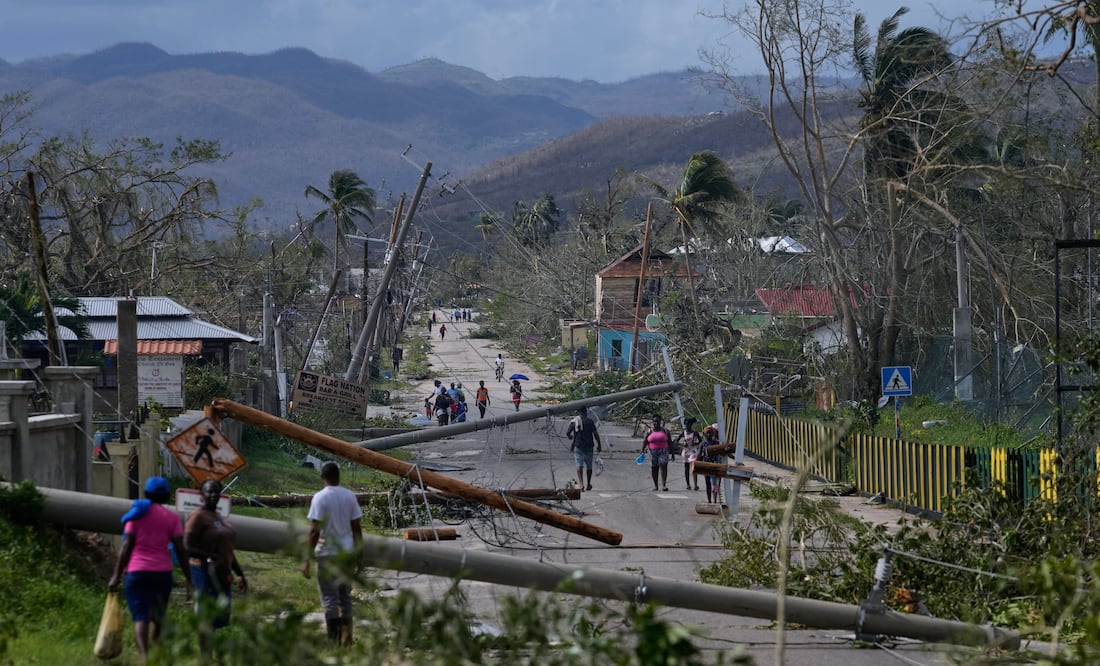 Huracán Melissa deja una estela de destrucción en Cuba y Jamaica: ahora amenaza a las Bahamas. Foto: AP