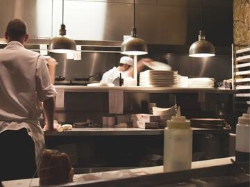 El chef que durante la pandemia ha servido más de 750 mil comidas en NY
