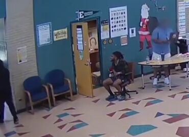 Entrenador agrede a menor de edad en escuela de Michigan; video se viraliza