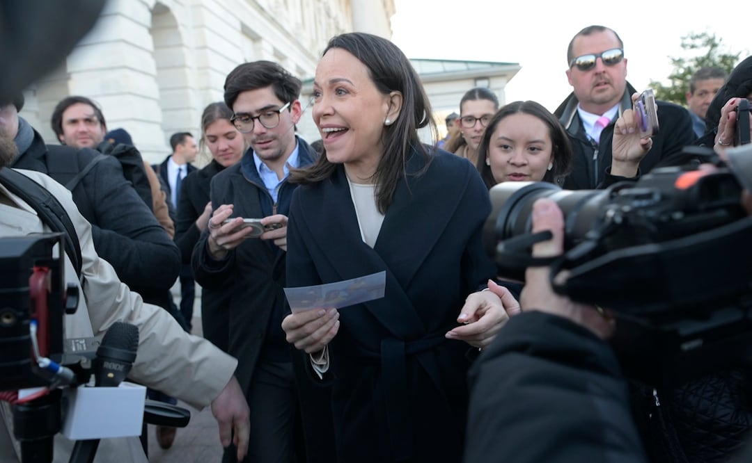 María Corina Machado dice que le "entregó" a Trump la medalla del Nobel de la Paz; no se sabe si la aceptó: Foto: EFE/ Lenin Nolly
