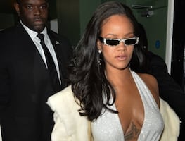 Rihanna cautiva con arriesgada lencería morada en Instagram
