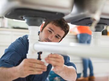 Hay trabajo en Consulado de EU en Guadalajara: ofrecen salario de 275,000 al año para plomeros