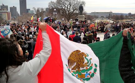 'Baja la bandera', familia mexicana es víctima de racismo en Estados Unidos