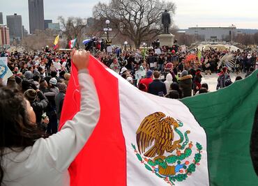 'Baja la bandera', familia mexicana es víctima de racismo en Estados Unidos