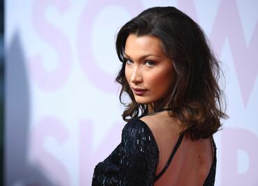 Bella Hadid presume figura irreal con microbikini en Instagram