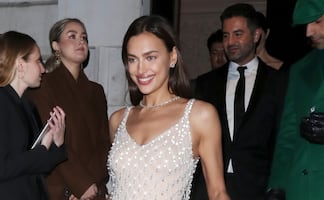 Irina Shayk deslumbra con diminuto bikini en playas de México