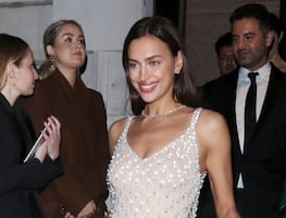 Irina Shayk deslumbra con diminuto bikini en playas de México