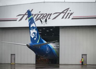 Jefe de Boeing reconoce "error" tras incidente de Alaska Airlines