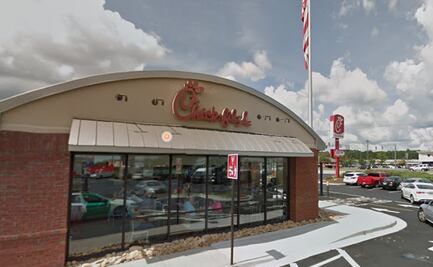 Mujer finge ser agente del FBI para obtener comida gratis en restaurante