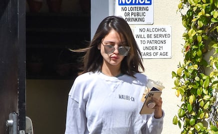 Eiza González deslumbra con leggings turquesa en Studio City 
