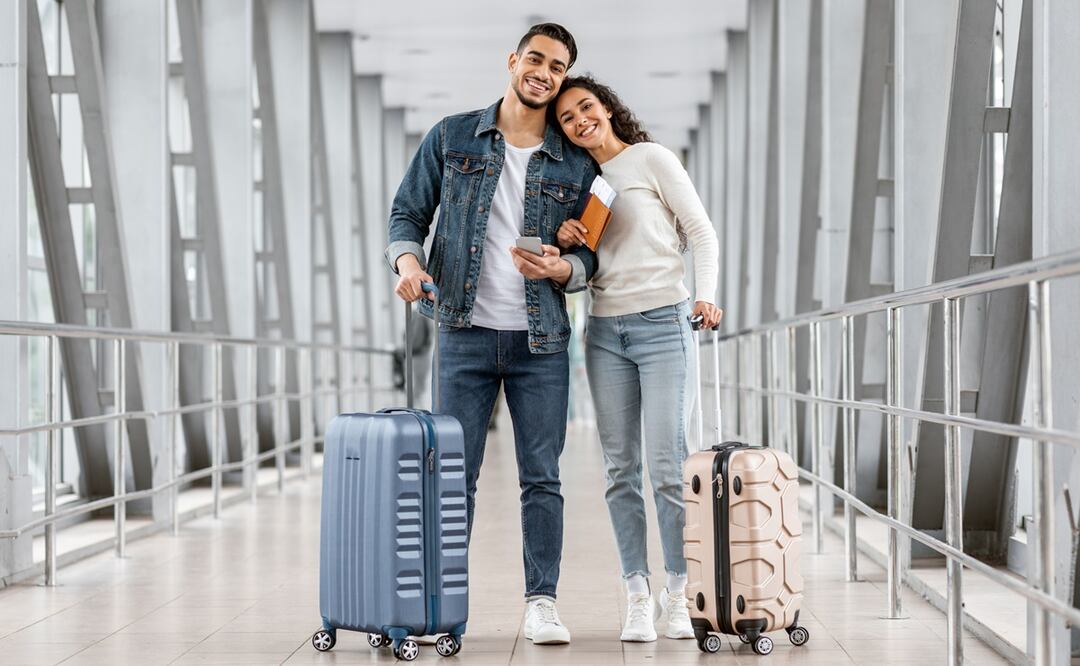 Equipaje de mano: iStock/Prostock-Studio