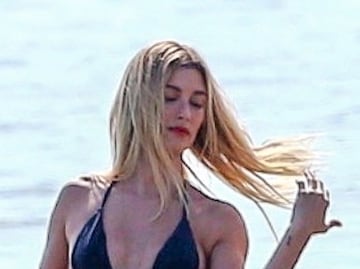 El bikini de lujo con el que Hailey Bieber impactó en Instagram
