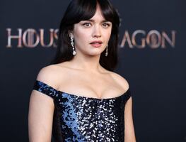 Actriz de House of the Dragon impacta al posar en lencería diminuta de Rihanna