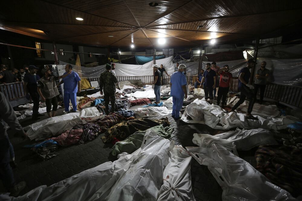 Al menos 500 muertos en un bombardeo israelí en hospital de Gaza, según fuentes de Sanidad. (AP Photo/Abed Khaled)