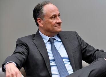 Doug Emhoff, esposo de Kamala Harris, da positivo a covid: Casa Blanca