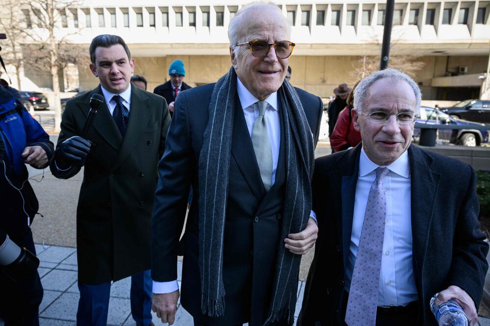 Hermano de Joe Biden rompe el silencio: "Nunca estuvo involucrado en nuestros negocios". (Photo by Mandel NGAN / AFP)