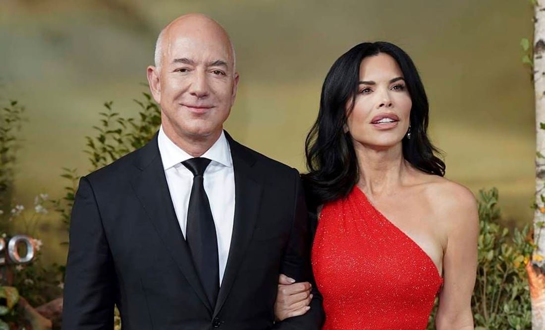 Jeff Bezos y Lauren Sánchez se comprometieron en mayo pasado. Foto: AP
