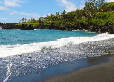 Punalu'u, el paraíso hawaiano de arena negra en imágenes