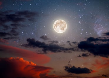 Luna de Esturión y seis planetas alineados: agosto 2025 será un mes mágico en el cielo