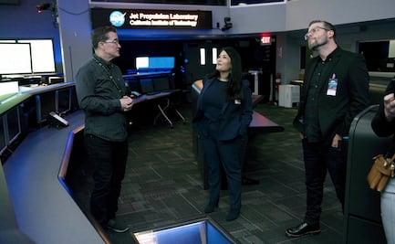 Poema de Ada Limón, escritora de raíces mexicana, será transportado por la NASA a Júpiter