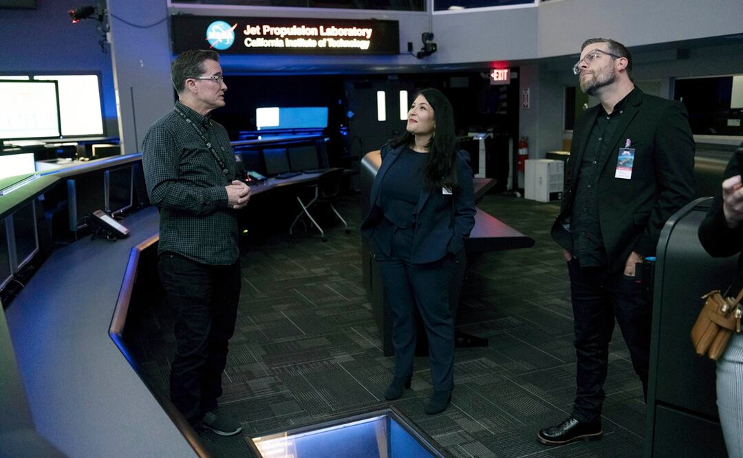 Poema de Ada Limón, escritora de raíces mexicana, será transportado por la NASA a Júpiter. Foto: AP