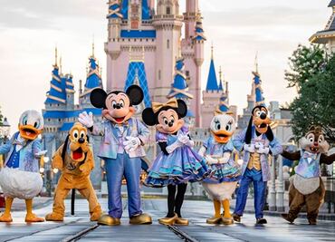 Disneyland prepara feria de trabajo con más de 20 vacantes disponibles en California