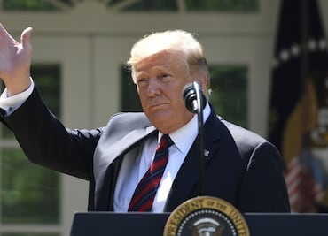 Trump responde a Pelosi y asegura que está "loca"