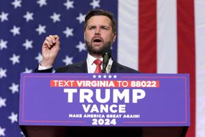 JD Vance aboga por "deshacer" política migratoria de Biden y deportar primero a criminales